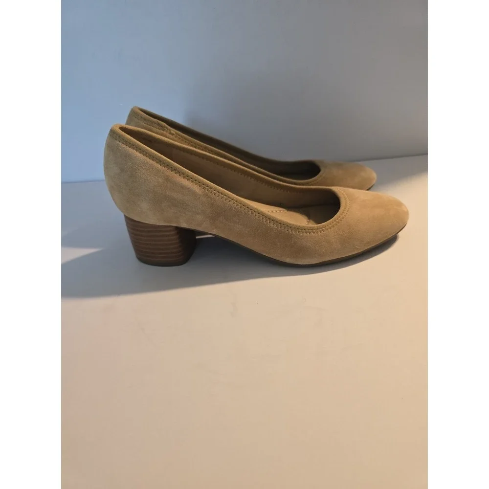 Earth Rellia Block Heel Pumps‎ Almond Toe Womens Size 8.5M Neutral Beige